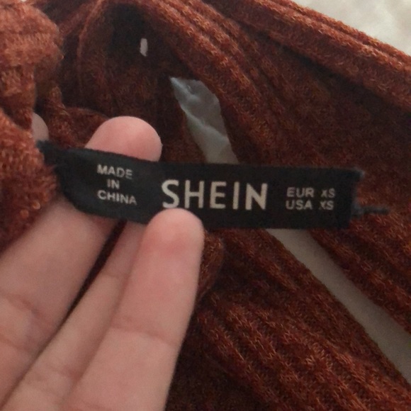 XS ribbed red turtleneck SHEIN - Picture 2 of 2